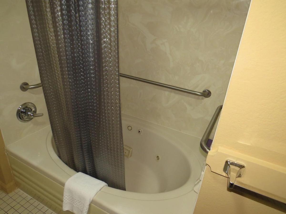Caseyville First Western Inn المظهر الخارجي الصورة